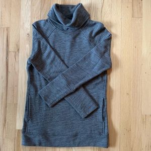 NWOT Lululemon size 6 turtle neck sweatshirt